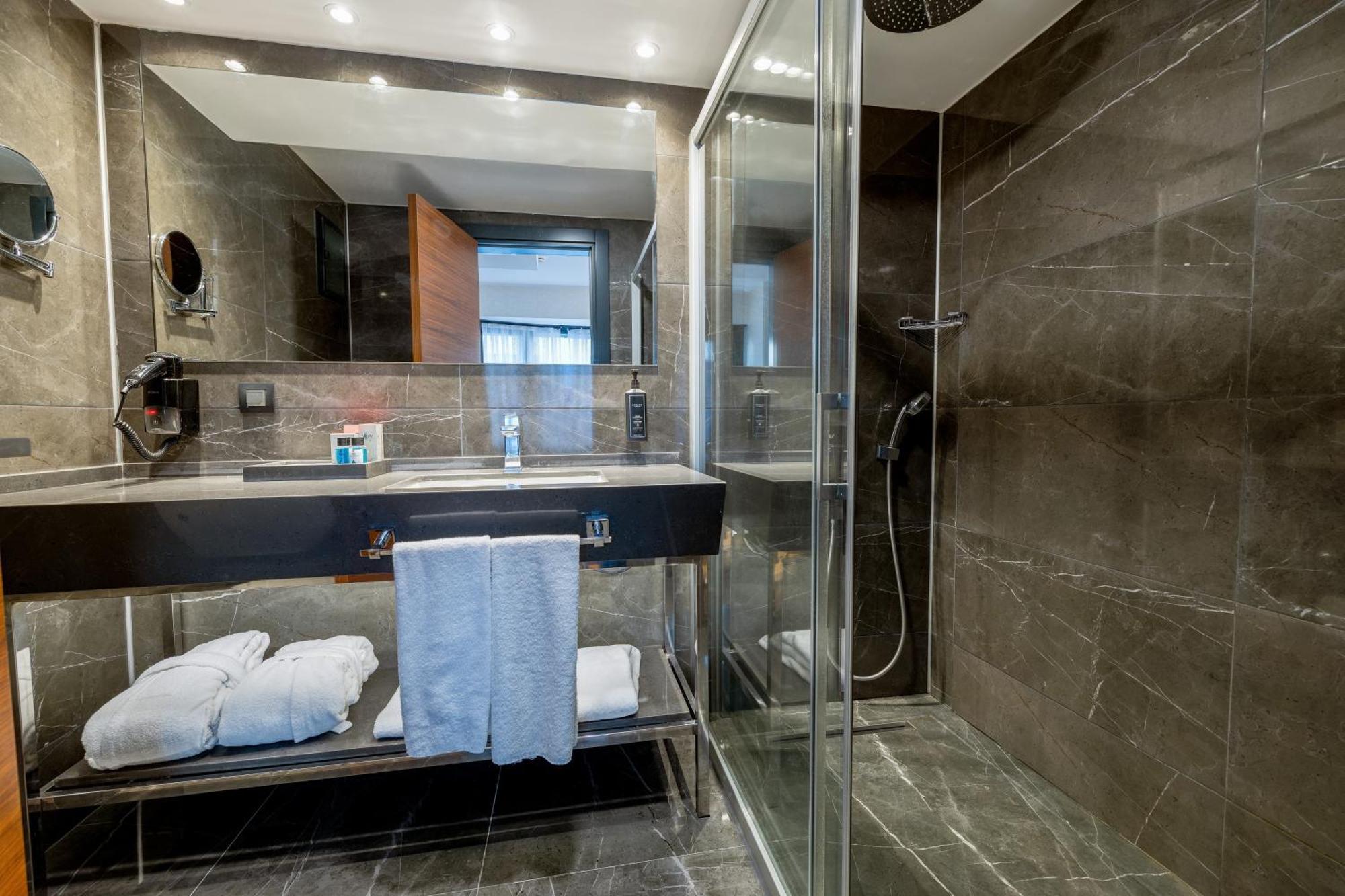 Junior Suite,1659508072:JPEG